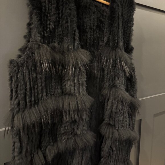 Heartloom Black Rabbit Vest - Picture 5 of 5